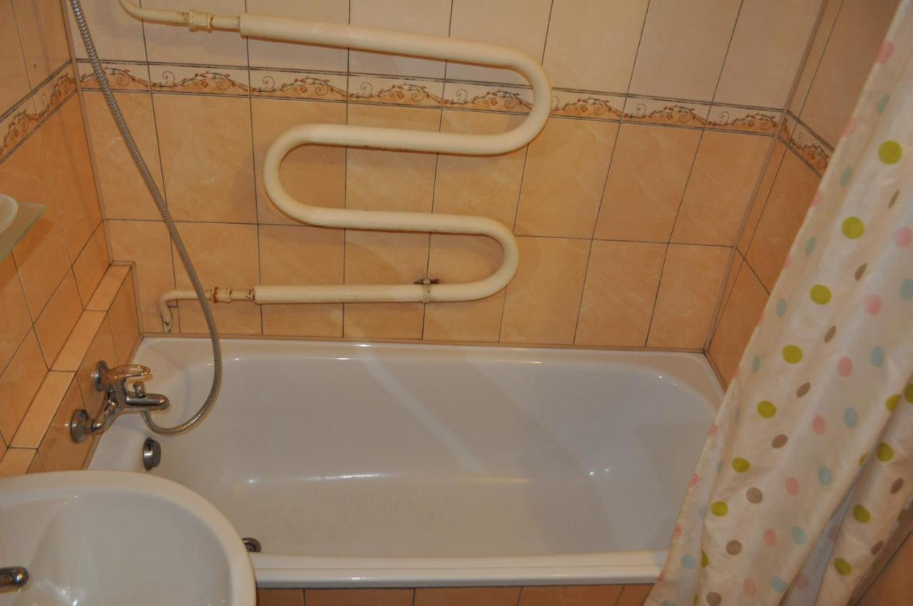 Apartment For Rent Reasonable Price Kremenchuk Bagian luar foto